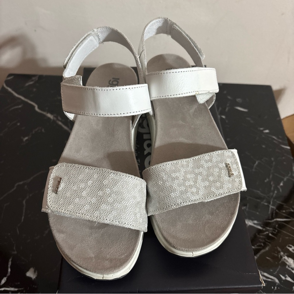 Ig& Co sandals size 39 ( US 8.5)